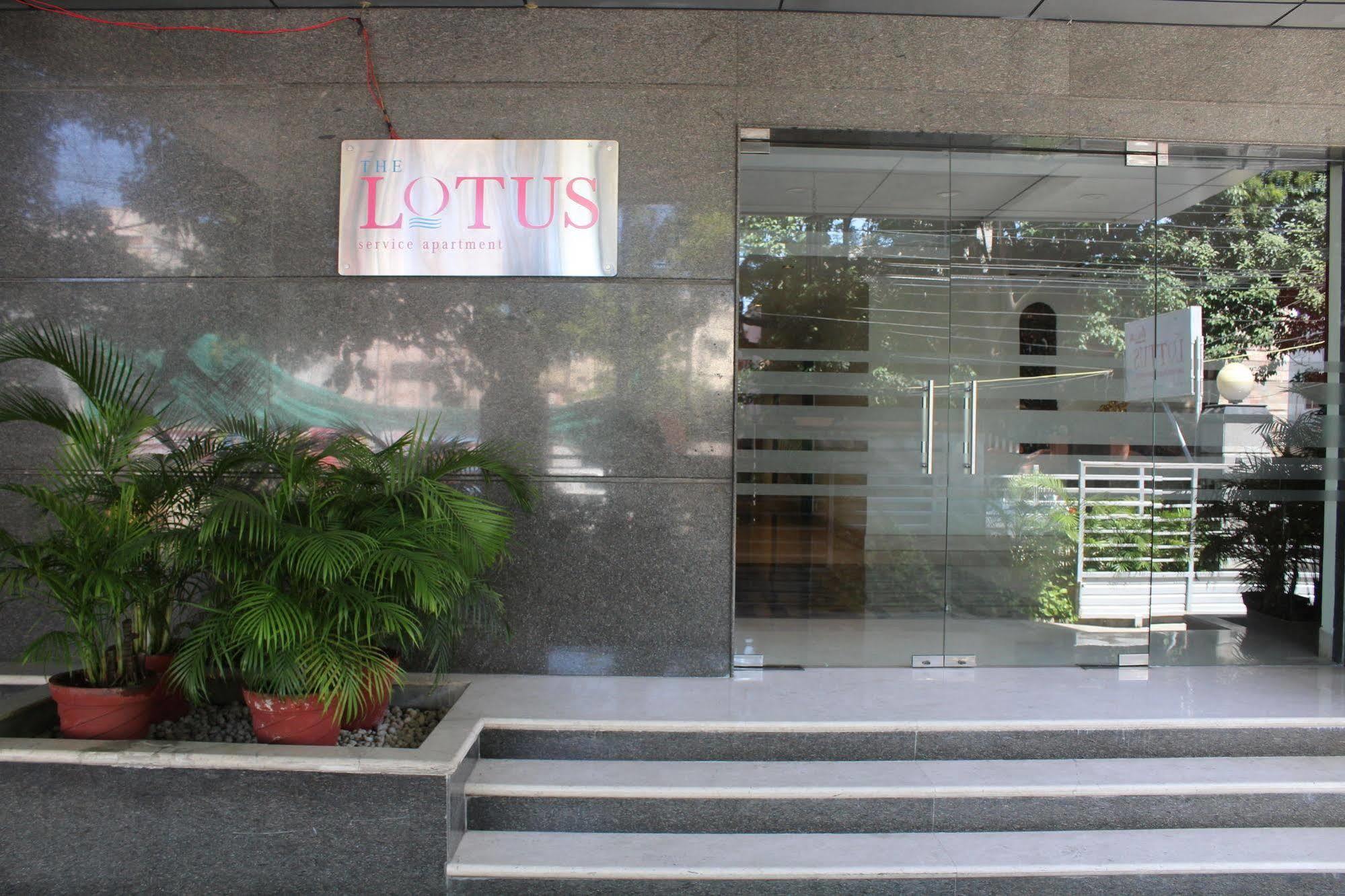 The Lotus Apartment Hotel, Burkit Road Ченнаи Экстерьер фото